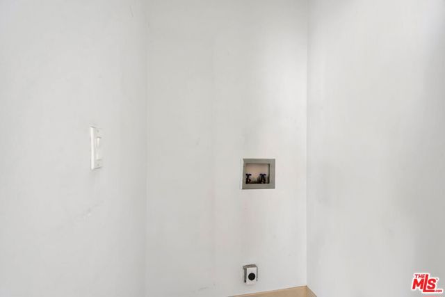 1100 Wilshire Boulevard, Los Angeles CA: https://media.crmls.org/mediaz/93ca7cbc-006d-480b-abf8-1208a108e7d3.jpg