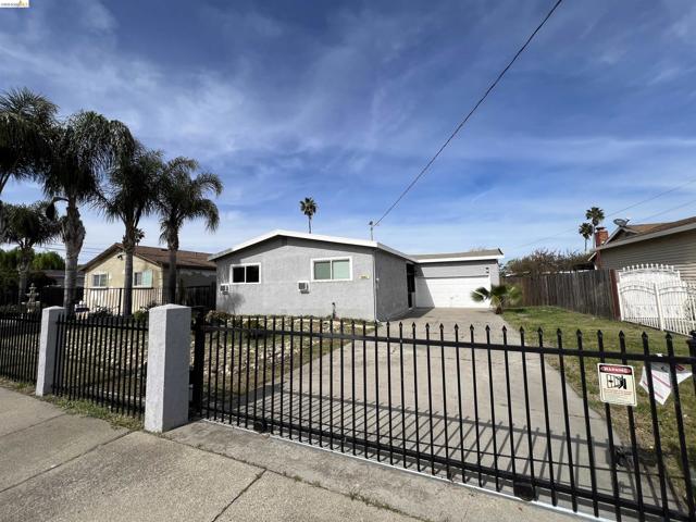 2881 CLEARLAND CIR., Pittsburg CA: https://media.crmls.org/mediaz/93caa8b3-10f4-4964-93e7-c6070d20b82a.jpg