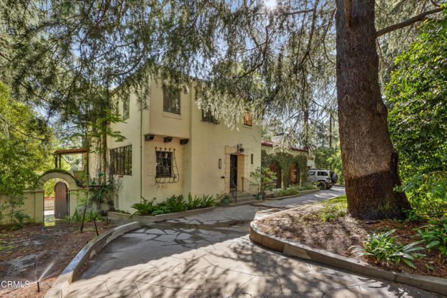 5321 Alta Canyada Road, La Canada Flintridge CA: https://media.crmls.org/mediaz/93cafc16-3f34-4f6a-9209-75203533f6da.jpg