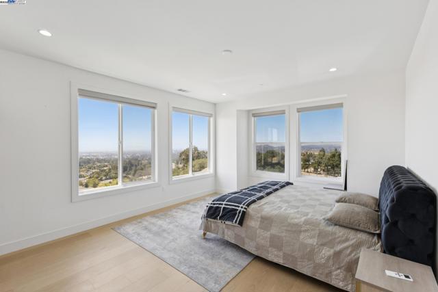 3606 Sarita St, Hayward CA: https://media.crmls.org/mediaz/93cbdaa8-c434-401d-bb05-36b77f7325f6.jpg