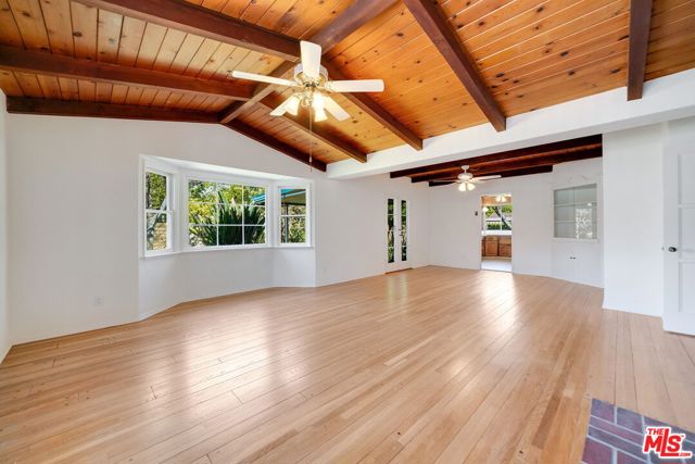 6018 LAURELGROVE Avenue photo 4