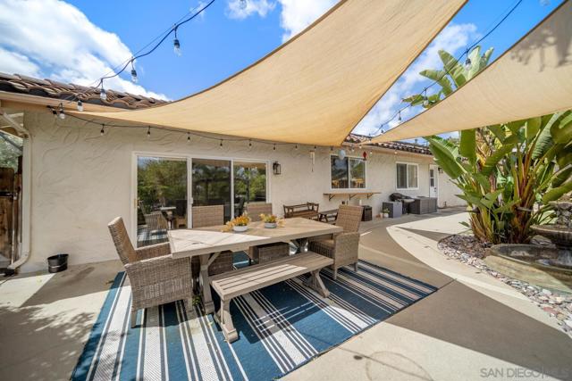 1654 Palomino Ln, Escondido CA: https://media.crmls.org/mediaz/93ce9d45-f0ac-42b0-9930-6fd67c58b04b.jpg