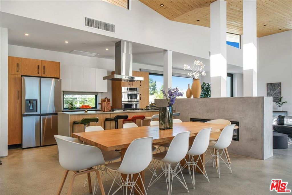 MLS #25516781 img 17