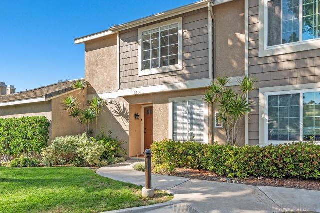 3731 Caminito Carmel Lndg, San Diego CA: https://media.crmls.org/mediaz/93d02acd-8e92-4e6b-a589-48f8a0524aba.jpg