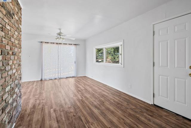 2592 Caballo Ranchero Dr, Diablo CA: https://media.crmls.org/mediaz/93d25c9d-2e08-4415-aee0-fcab3dc87c25.jpg