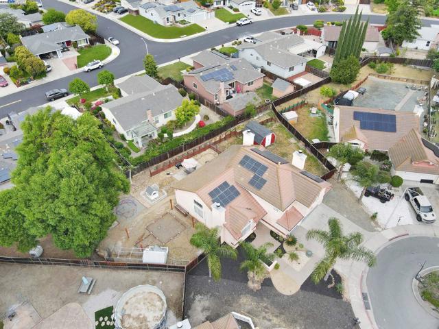 639 Eaker Ct, Antioch CA: https://media.crmls.org/mediaz/93d37691-fb5f-41d2-98b6-590abcce7535.jpg