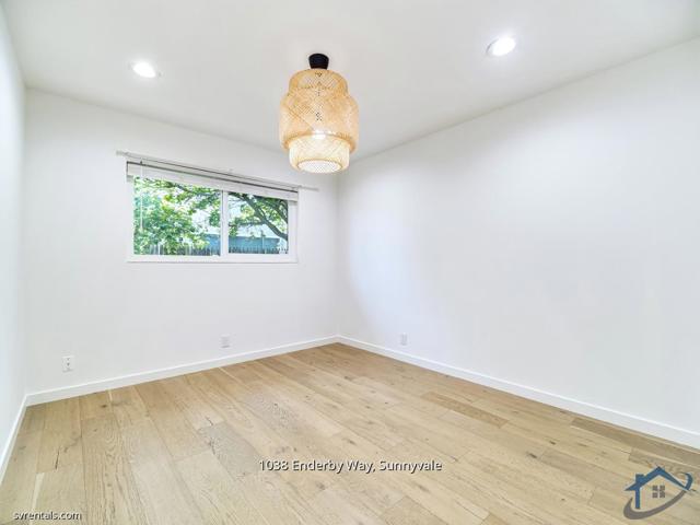 1038 Enderby Way, Sunnyvale CA: https://media.crmls.org/mediaz/93d4279f-be75-40ea-9188-3c1deb0ec624.jpg