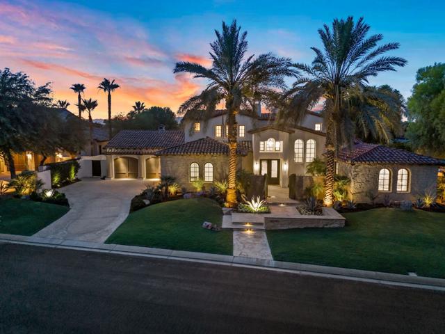 80740 Via Portofino, La Quinta CA: https://media.crmls.org/mediaz/93d49b85-8eff-45bd-a04f-c622c7d9bf26.jpg