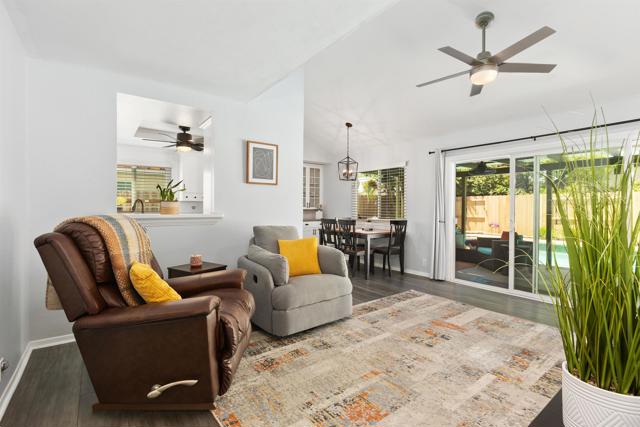 10324 Paseo Palmas Drive, Lakeside CA: https://media.crmls.org/mediaz/93d526aa-47ce-44f2-af25-6f8b3e58cdfb.jpg