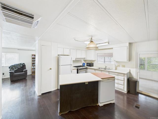 Detail Gallery Image 9 of 43 For 13460 Hwy 8 Business #124,  Lakeside,  CA 92040 - 2 Beds | 2 Baths