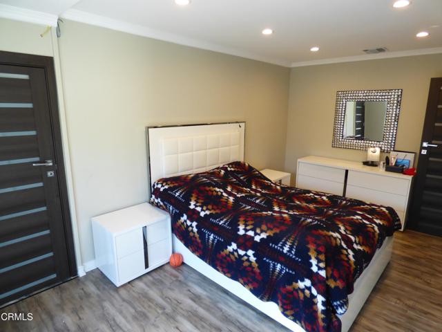 Detail Gallery Image 15 of 19 For 2434 Olive Ave, La Crescenta,  CA 91214 - 2 Beds | 2 Baths