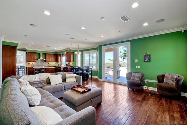 15068 Creek Hills Rd, El Cajon CA: https://media.crmls.org/mediaz/93d6249c-fe65-49fc-8313-a5487ddf6324.jpg