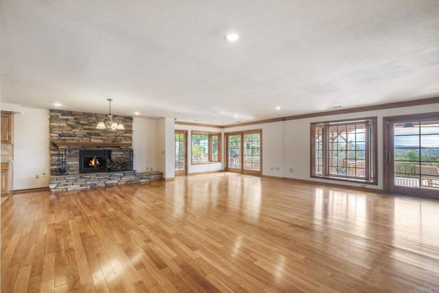 1650 Elevado Road, Vista CA: https://media.crmls.org/mediaz/93d6b98a-9d86-4cf4-b920-588cf5591895.jpg