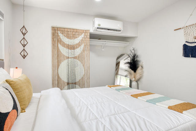61589 El Reposo Street, Joshua Tree CA: https://media.crmls.org/mediaz/93d7c04a-6d8e-40a0-8613-de139d14ae0c.jpg