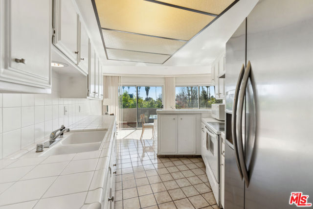 Drew Fenton | 836 S Bundy Drive Los Angeles CA | MLS: 7113379