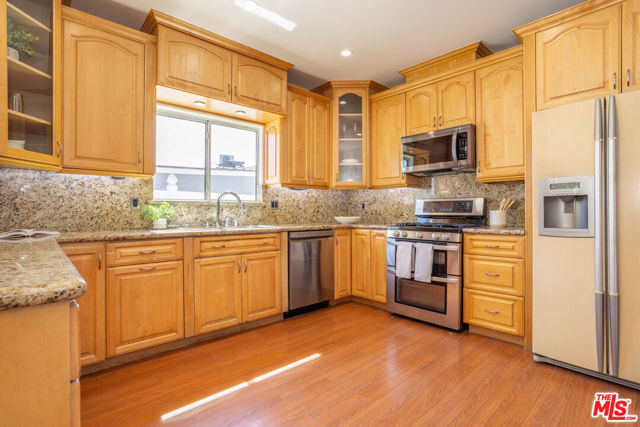 15065 Vose Street, Van Nuys CA: https://media.crmls.org/mediaz/93d81ba5-e8a8-4e09-a0b1-1dc980483b17.jpg