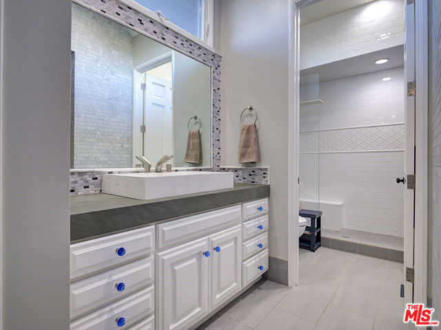 7800 Veragua Drive, Playa del Rey CA: https://media.crmls.org/mediaz/93d89dfb-2ec5-4f05-a8b1-f31a2b58569c.jpg