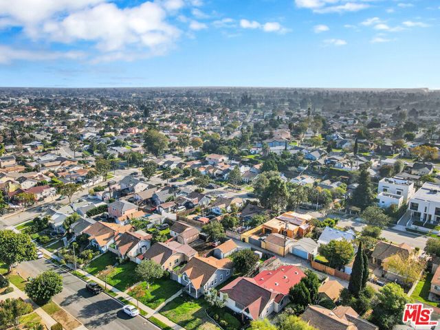 4124 W 64th Street, Inglewood CA: https://media.crmls.org/mediaz/93d8b5b8-b156-4c61-9a86-788a2af18079.jpg