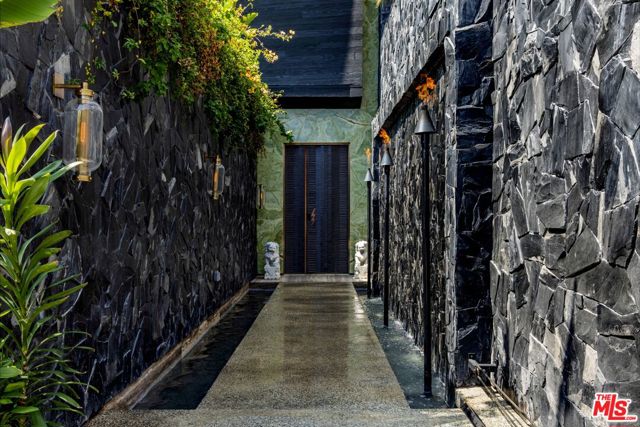 1851 N Stanley Avenue, Los Angeles CA: https://media.crmls.org/mediaz/93d97ccf-ce26-4b34-976f-36b3456c8491.jpg