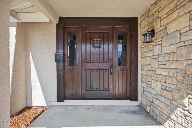 Detail Gallery Image 4 of 49 For 747 Southwick St, Santa Paula,  CA 93060 - 4 Beds | 2 Baths