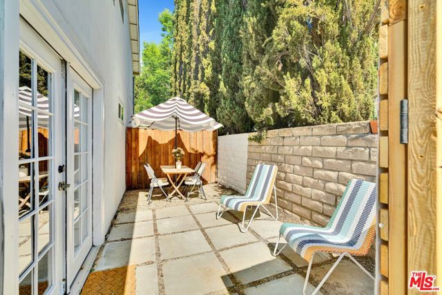 3952 Patrick Henry Place, Agoura Hills CA: https://media.crmls.org/mediaz/93d9aa92-af1f-40ca-94e0-e23008279e9f.jpg