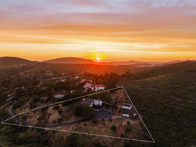 20790 Fortuna Del Norte, Escondido CA: https://media.crmls.org/mediaz/93da0ec4-564f-4fc8-91fb-27b2f88f96ee.jpg