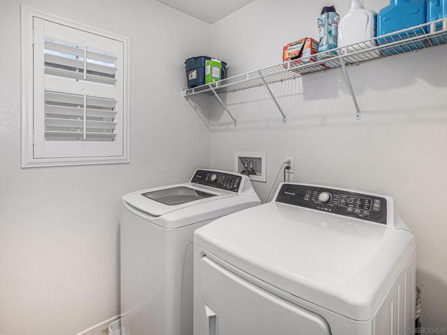 35406 Brown Galloway Ln, Fallbrook CA: https://media.crmls.org/mediaz/93da387d-16e5-4ef4-bbfc-a9107d6e6079.jpg