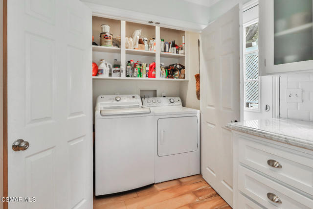 90 Sherwood Drive, Westlake Village CA: https://media.crmls.org/mediaz/93da7531-2d4f-4a23-b114-3c7e149600d7.jpg
