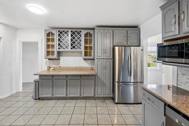 998 Hensley Avenue, San Bruno CA: https://media.crmls.org/mediaz/93dac5d8-5bb4-4391-a315-c22692a489f6.jpg