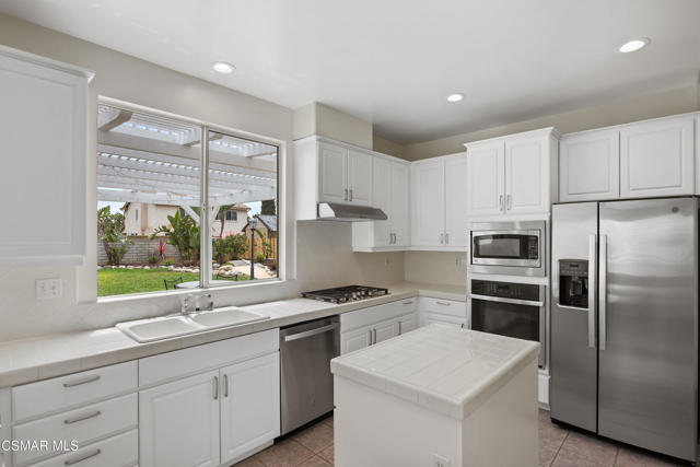 1532 Lorena Drive, Oxnard CA: https://media.crmls.org/mediaz/93dae243-92a7-4e7b-b49b-3936d402b21a.jpg