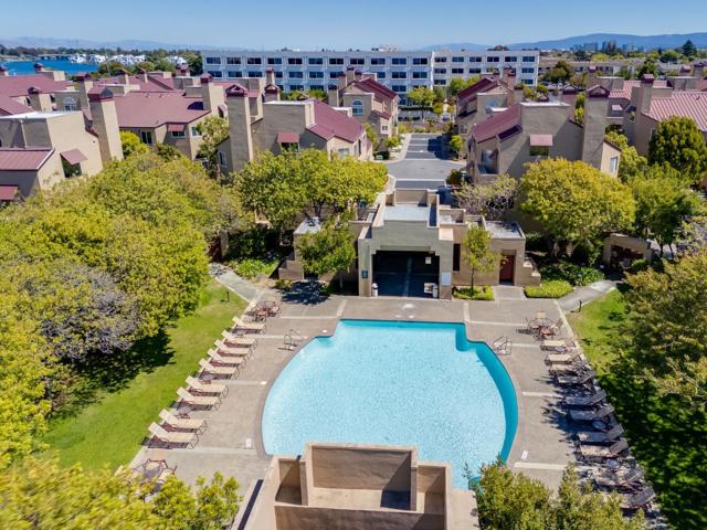210 Commons Lane, Foster City CA: https://media.crmls.org/mediaz/93db1f77-60b9-4b03-b651-74e08985c622.jpg