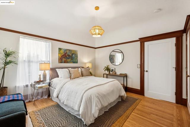 1521 Josephine St, Berkeley CA: https://media.crmls.org/mediaz/93db683a-6f50-41ab-9ba1-8c79109d178f.jpg