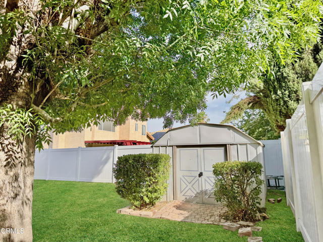 44543 Tarragon Drive, Lancaster CA: https://media.crmls.org/mediaz/93dba5a8-2e66-44a9-b358-203381e116fa.jpg