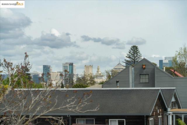 1201 Pine St, Oakland CA: https://media.crmls.org/mediaz/93dce0ce-8907-4b93-a545-6aa42d90b2bf.jpg