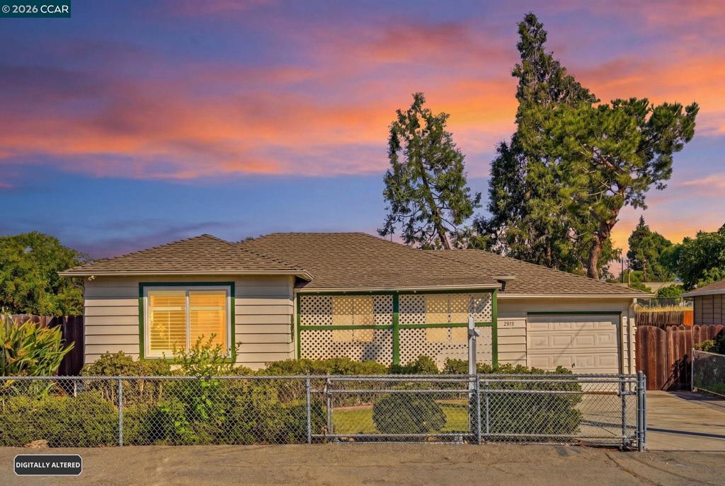 2912 Knoll Dr