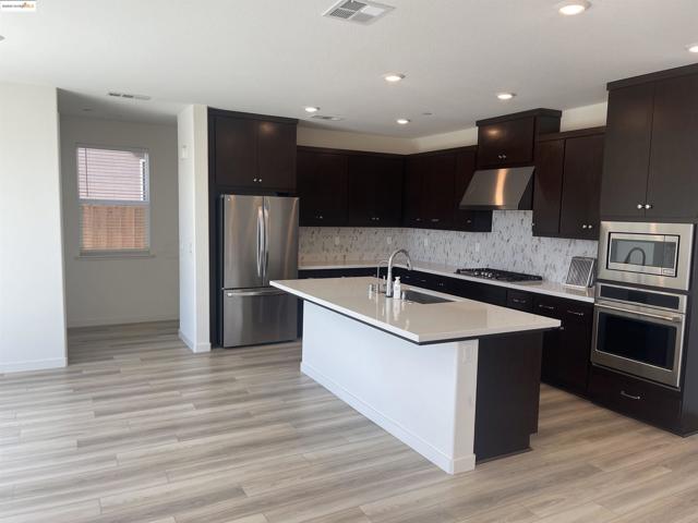 5444 Spring Mountain Ln, Antioch CA: https://media.crmls.org/mediaz/93ddb3d1-398c-4ceb-879c-d4ebcda0acd8.jpg