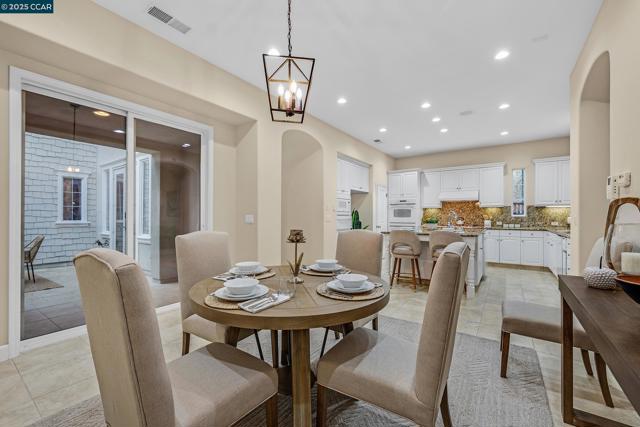 1966 Casablanca St, Danville CA: https://media.crmls.org/mediaz/93de1e34-01b4-481f-9511-5328310a5492.jpg