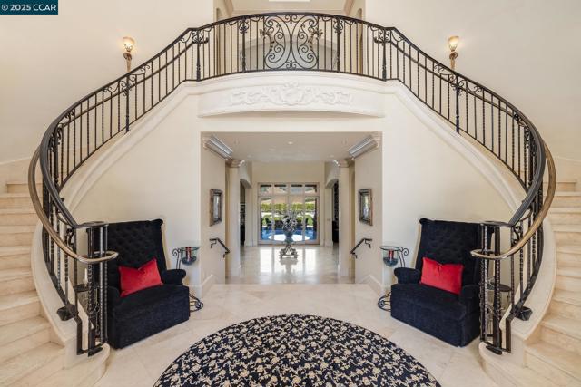 940 Eagle Ridge Dr, Danville CA: https://media.crmls.org/mediaz/93debd23-26e3-43ec-a4ff-9fe57ce5b217.jpg