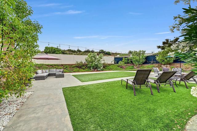 441 Ventasso Way, Fallbrook CA: https://media.crmls.org/mediaz/93dedeac-789e-4c14-9143-52f7baf7256f.jpg