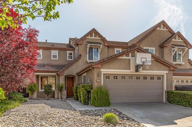 8810 Zinnia Street, Gilroy CA: https://media.crmls.org/mediaz/93dfa7f7-8420-4e07-8368-4e922e4a5e7e.jpg