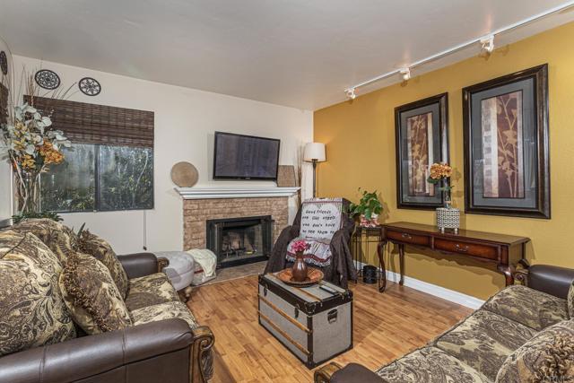 Detail Gallery Image 4 of 36 For 2946 Alanwood Ct, Spring Valley,  CA 91978 - 2 Beds | 2 Baths