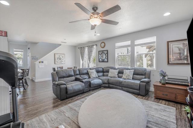 Image 4 of 18 For 7533 Hazelton Way