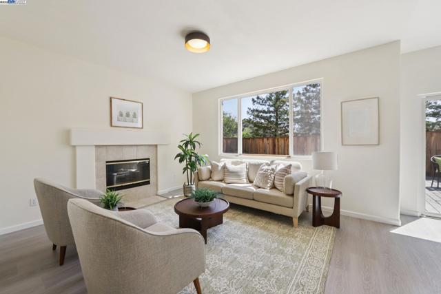 99 Elder Dr, Pacheco CA: https://media.crmls.org/mediaz/93e2ca39-3152-40cd-be6e-d14206cc92bd.jpg