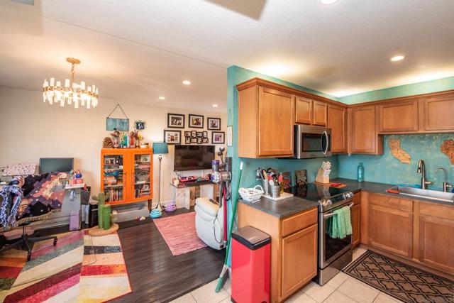 3295 Ocean View Blvd, San Diego CA: https://media.crmls.org/mediaz/93e327a5-3a56-46f9-b93a-001d077c46c0.jpg