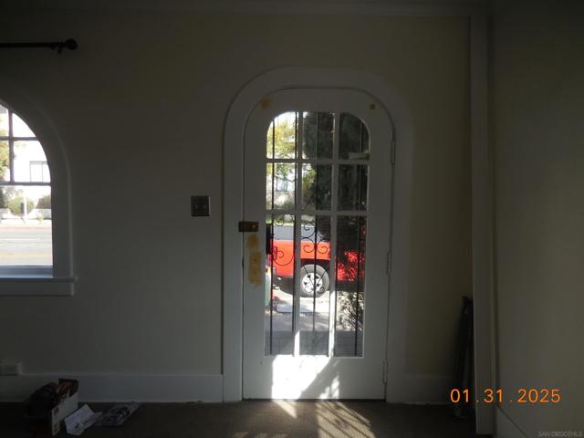 Image 6 of 20 For 711 Robinson Avenue