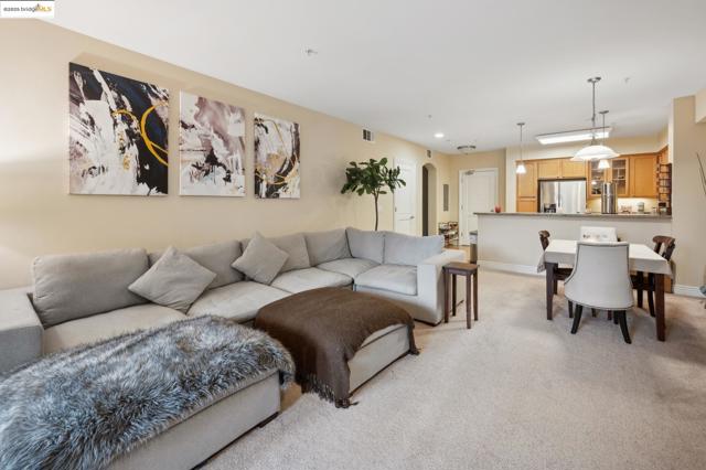 1310 Creekside Dr, Walnut Creek CA: https://media.crmls.org/mediaz/93e498ab-9e25-453d-9894-7e7d7bd4ac39.jpg