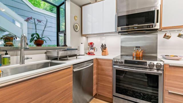 2600 Oak Road, Walnut Creek CA: https://media.crmls.org/mediaz/93e4b51b-d43c-43ec-ae87-4a6c02f25d1e.jpg