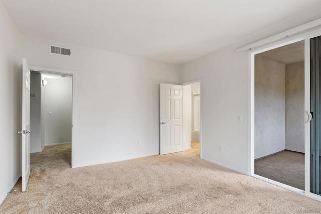 13021 Evening Creek Dr S, San Diego CA: https://media.crmls.org/mediaz/93e4d0c3-3d99-4543-9ba1-ec8bebe144b3.jpg