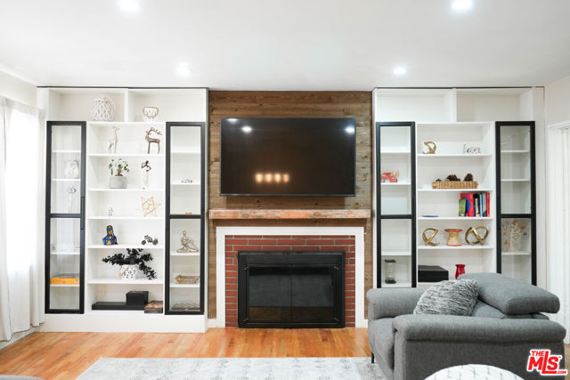 1819 W 129th Street, Gardena CA: https://media.crmls.org/mediaz/93e546a4-fc28-468c-9082-20709bac96b0.jpg