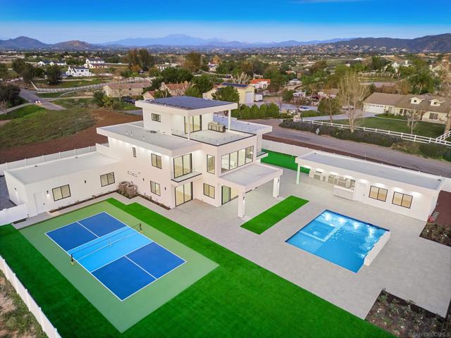 41955 Altanos Road, Temecula CA: https://media.crmls.org/mediaz/93e56bcf-4033-4e24-8b8d-75d0cabf93bf.jpg